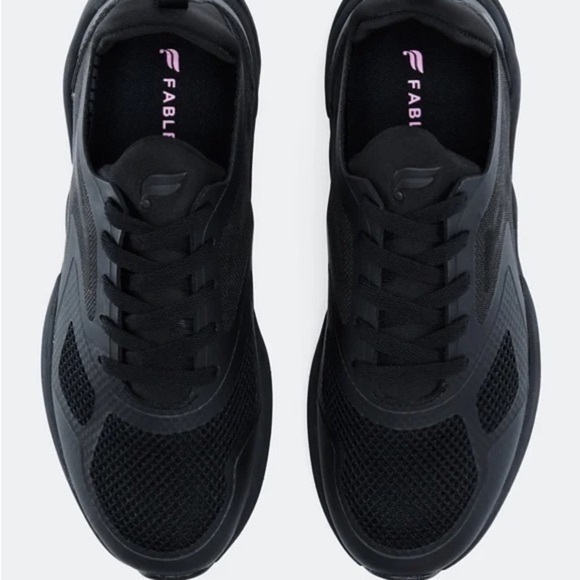 Fabletics || NWOT Venice Performance Sneaker {Black} - Picture 5 of 11